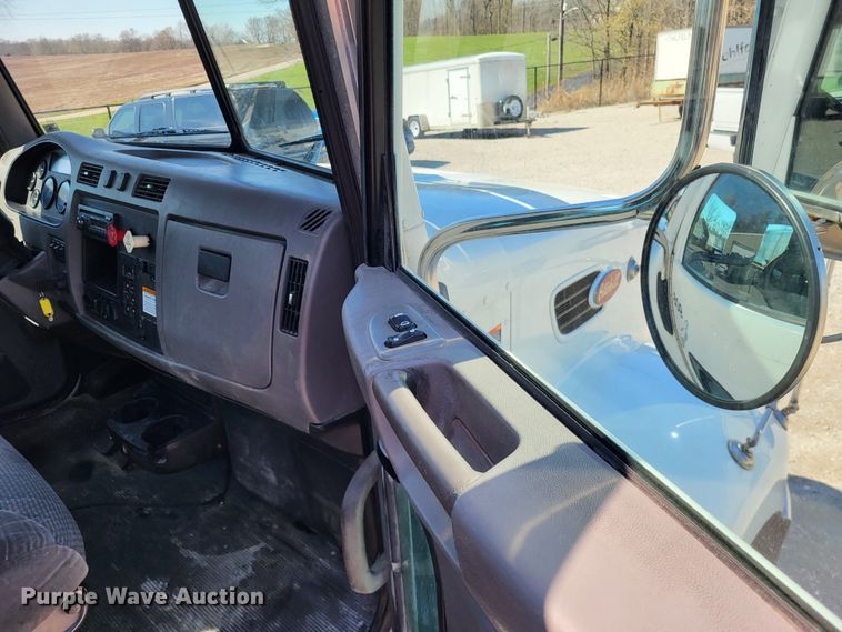 image for item LR9203 2012 Peterbilt 337  semi truck