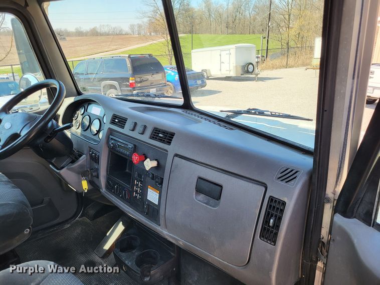 image for item LR9203 2012 Peterbilt 337  semi truck