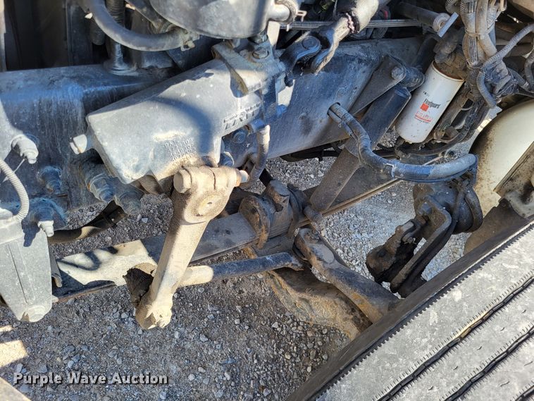 image for item LR9203 2012 Peterbilt 337  semi truck