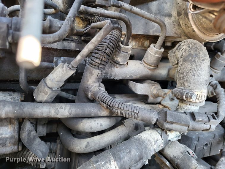 image for item LR9203 2012 Peterbilt 337  semi truck