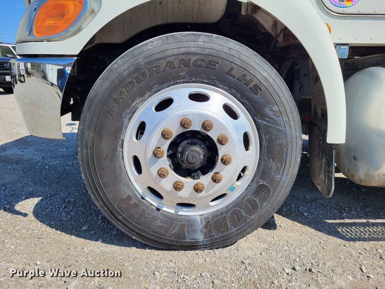 image for item LR9203 2012 Peterbilt 337  semi truck