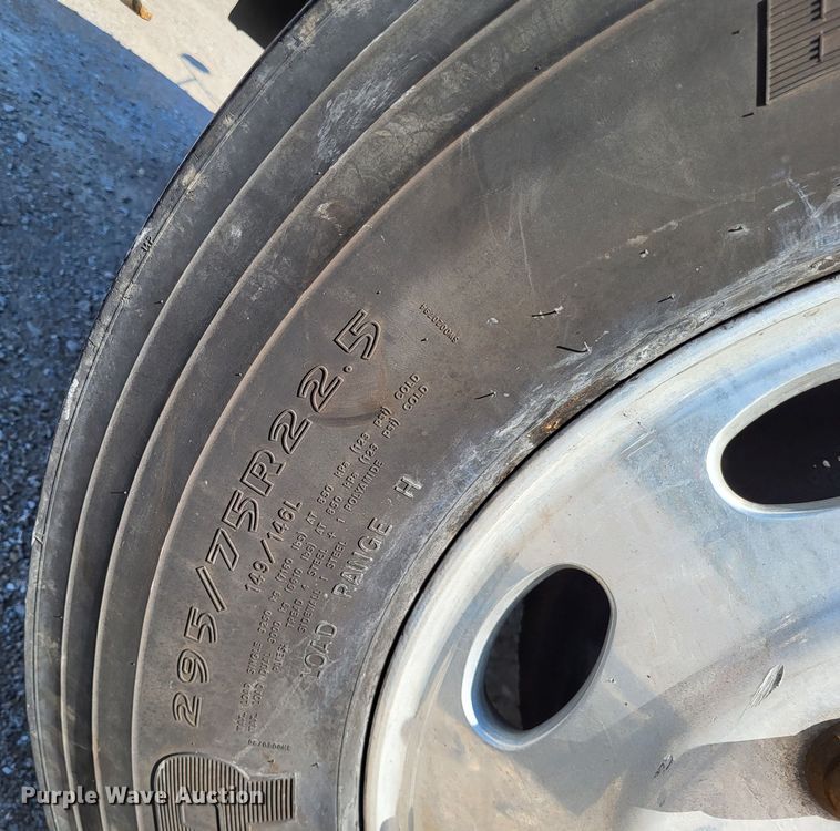 image for item LR9203 2012 Peterbilt 337  semi truck