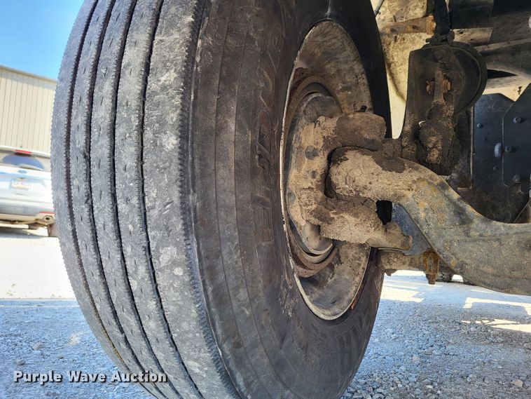 image for item LR9203 2012 Peterbilt 337  semi truck