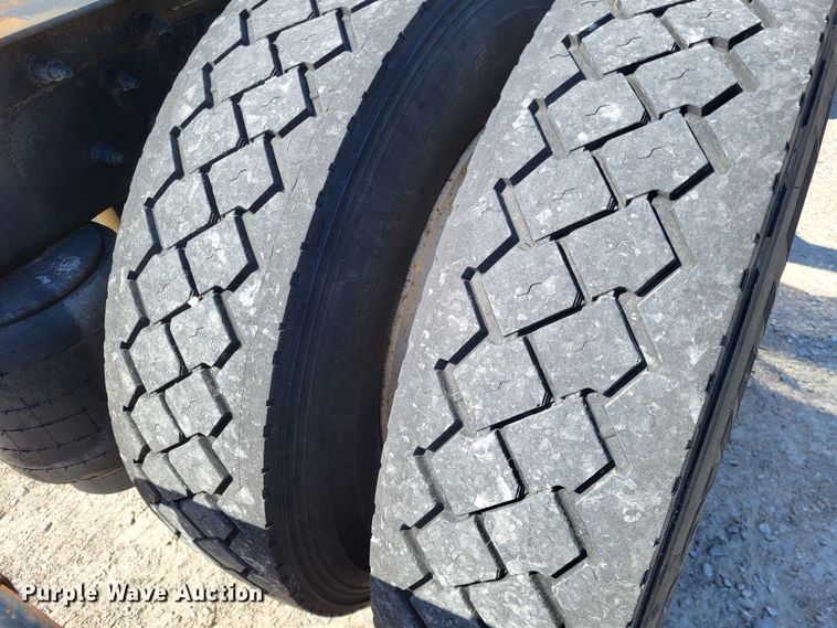 image for item LR9203 2012 Peterbilt 337  semi truck