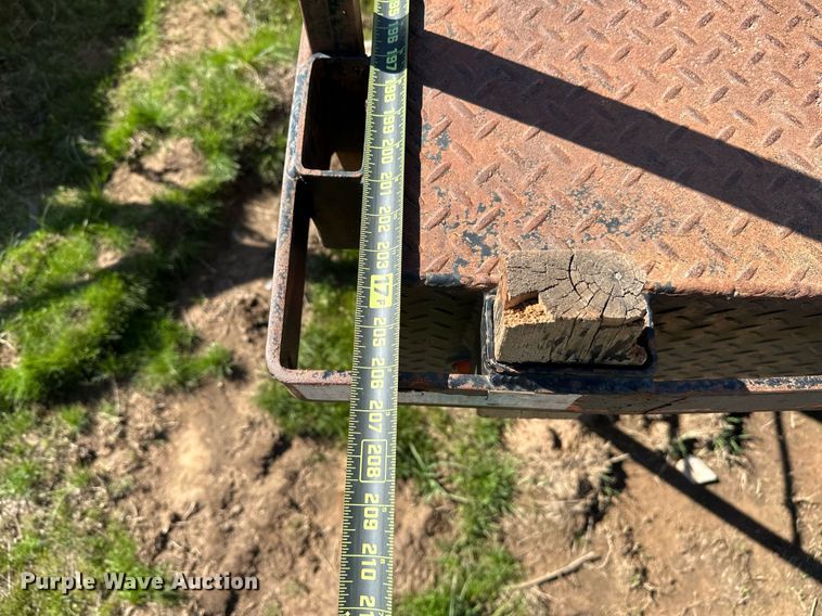 image for item LR9616 2003 International 8600  flatbed truck