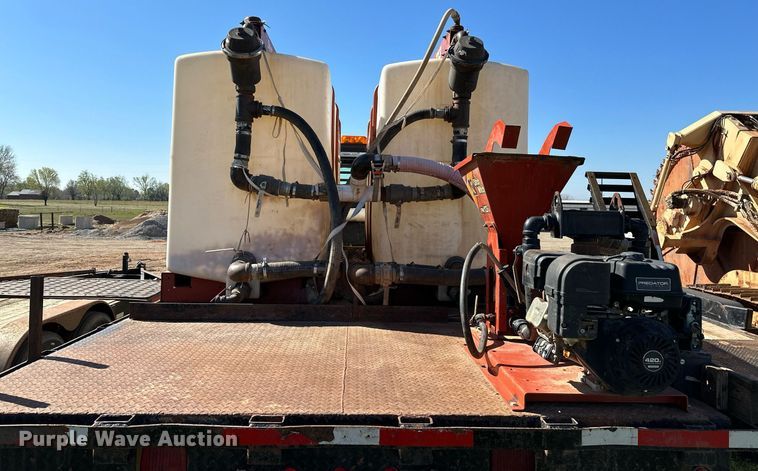 image for item LR9616 2003 International 8600  flatbed truck