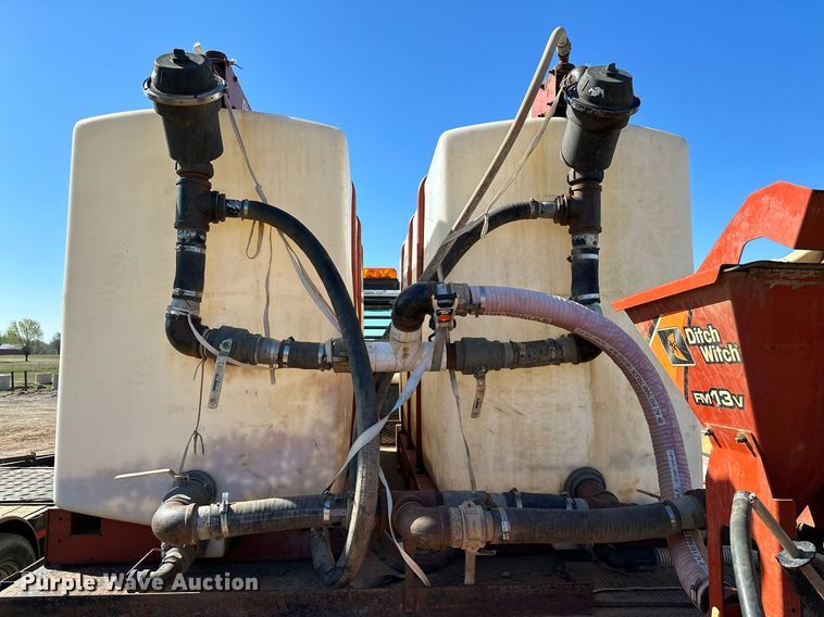 image for item LR9616 2003 International 8600  flatbed truck