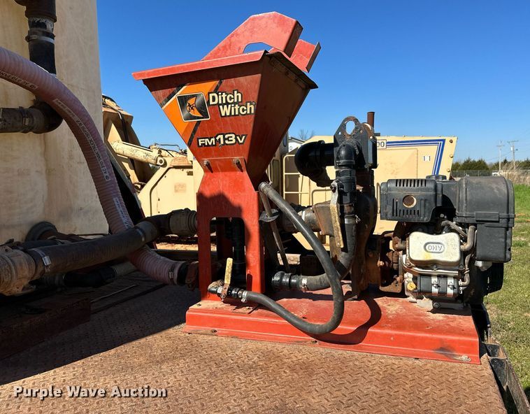 image for item LR9616 2003 International 8600  flatbed truck