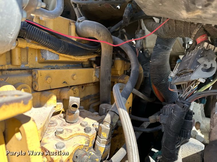 image for item LR9616 2003 International 8600  flatbed truck