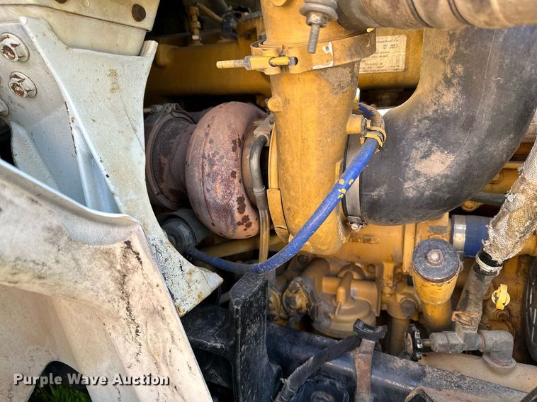 image for item LR9616 2003 International 8600  flatbed truck