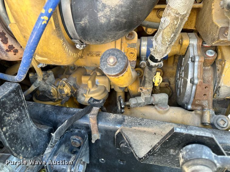 image for item LR9616 2003 International 8600  flatbed truck