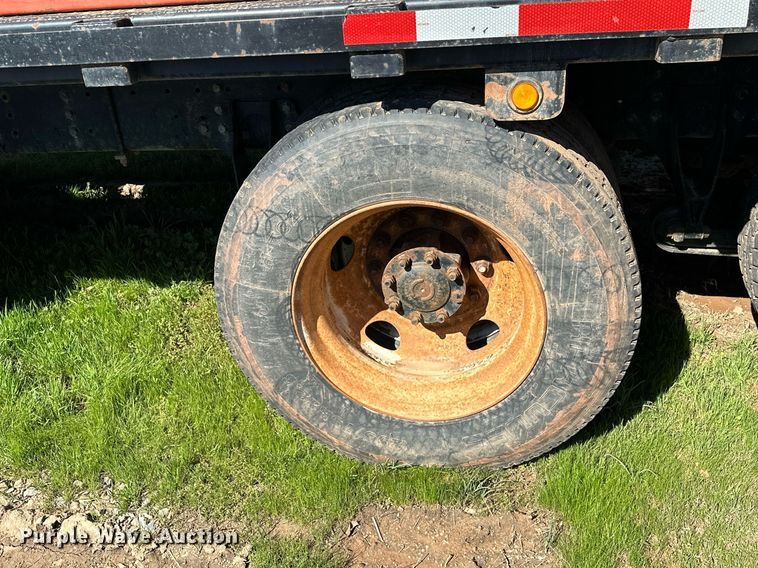 image for item LR9616 2003 International 8600  flatbed truck