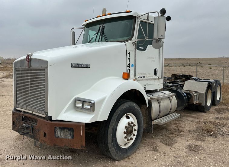 image for item LT9208 2012 Kenworth T800  semi truck