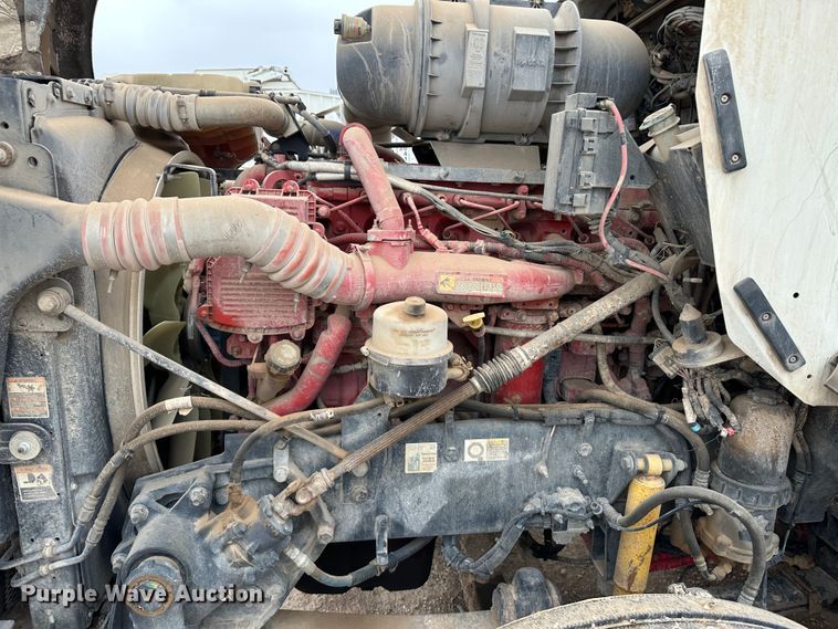 image for item LT9208 2012 Kenworth T800  semi truck