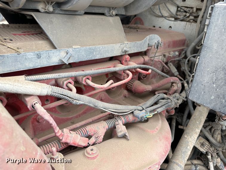 image for item LT9208 2012 Kenworth T800  semi truck