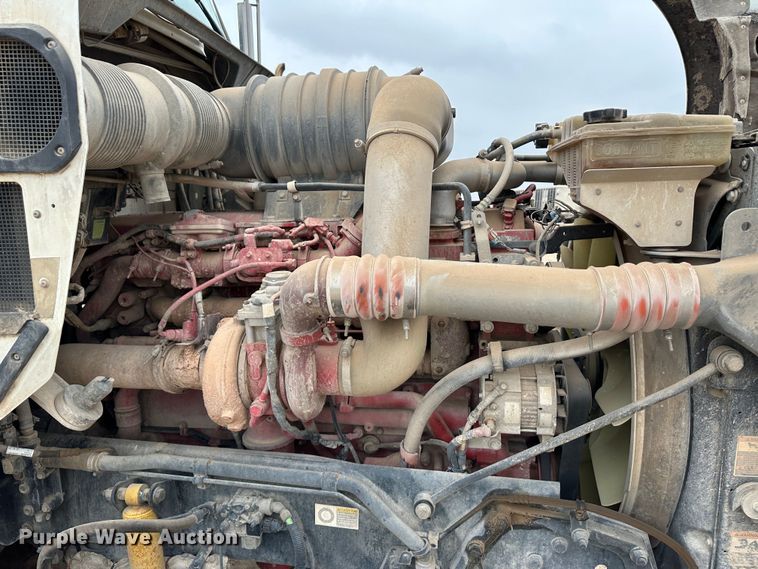 image for item LT9208 2012 Kenworth T800  semi truck