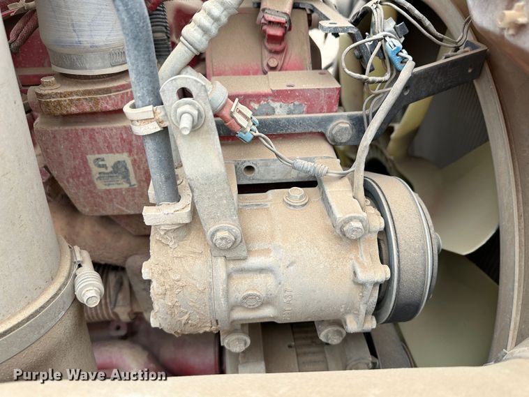 image for item LT9208 2012 Kenworth T800  semi truck