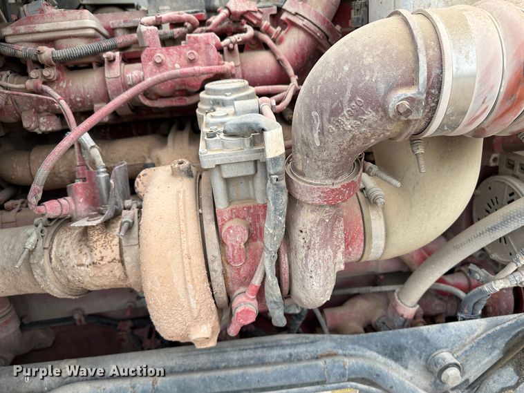 image for item LT9208 2012 Kenworth T800  semi truck