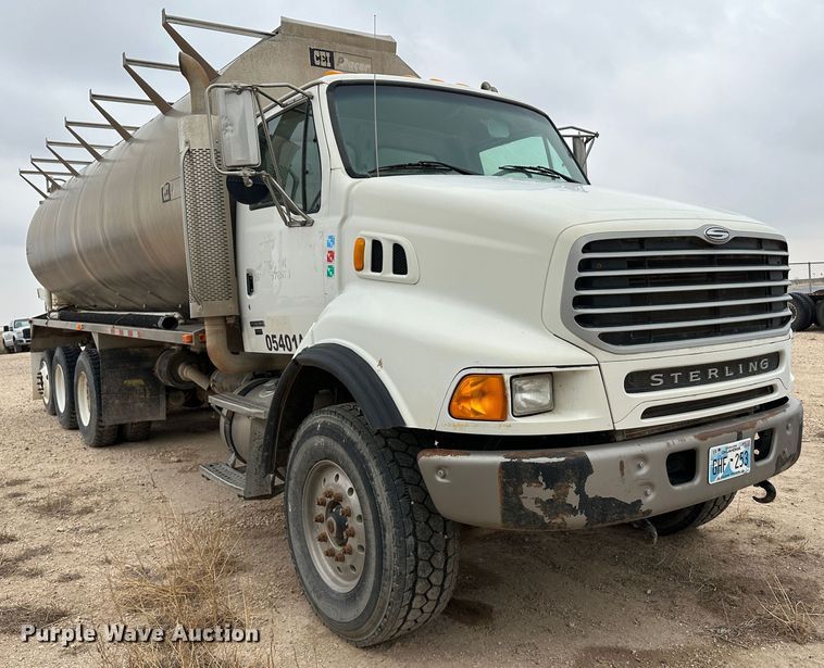 image for item LT9209 2005 Sterling L9500  feed delivery truck