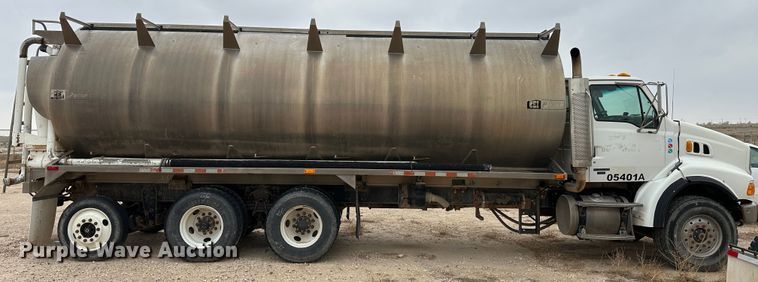 image for item LT9209 2005 Sterling L9500  feed delivery truck