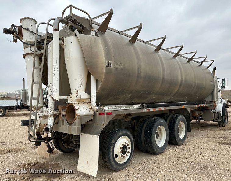 image for item LT9209 2005 Sterling L9500  feed delivery truck