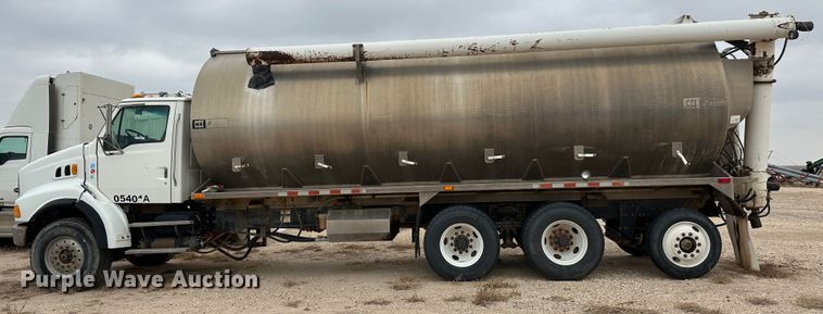image for item LT9209 2005 Sterling L9500  feed delivery truck