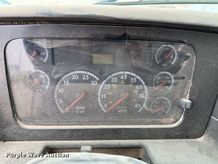 image for item LT9209 2005 Sterling L9500  feed delivery truck