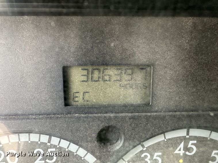 image for item LT9209 2005 Sterling L9500  feed delivery truck