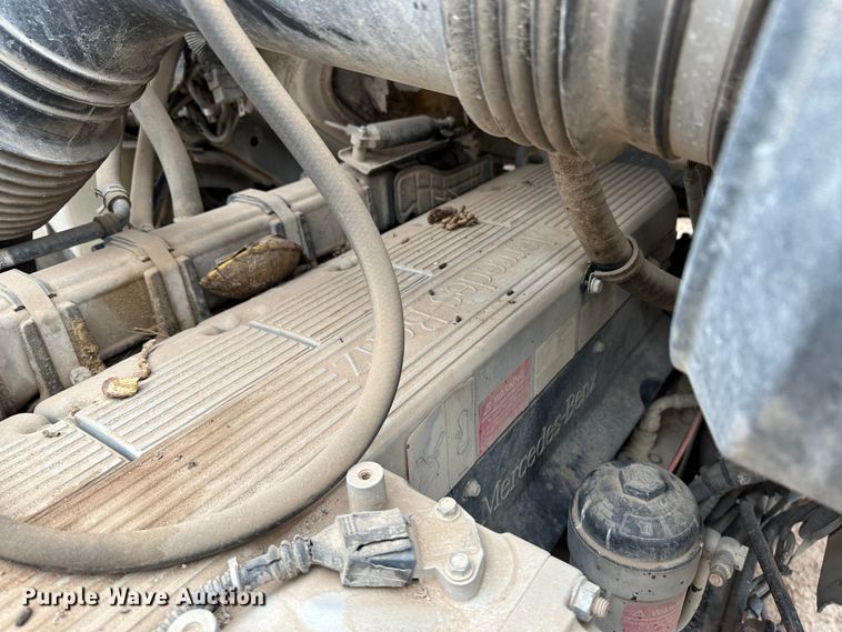 image for item LT9209 2005 Sterling L9500  feed delivery truck