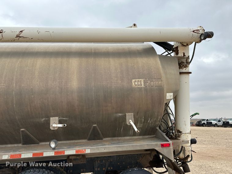 image for item LT9209 2005 Sterling L9500  feed delivery truck