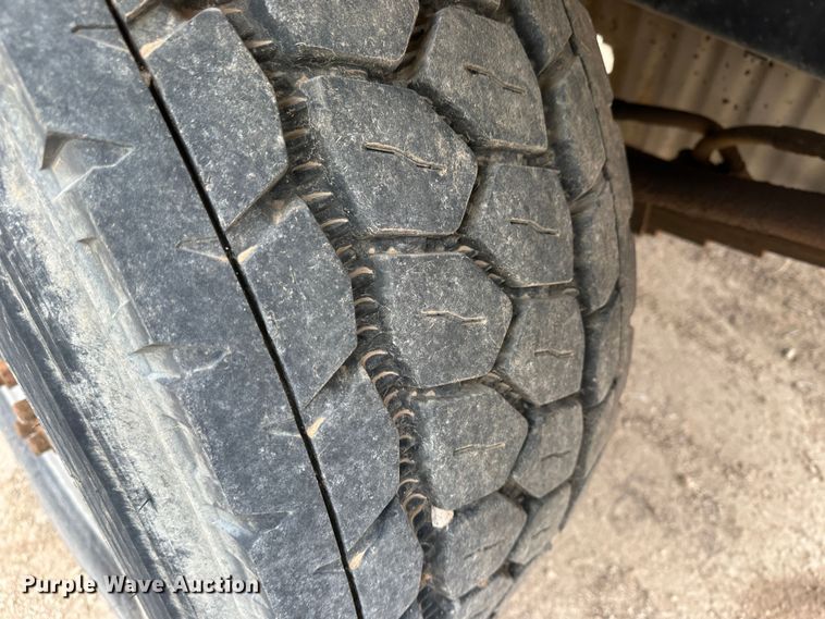 image for item LT9209 2005 Sterling L9500  feed delivery truck