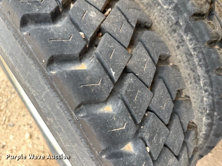 image for item LT9209 2005 Sterling L9500  feed delivery truck