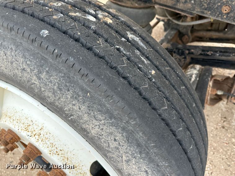 image for item LT9209 2005 Sterling L9500  feed delivery truck