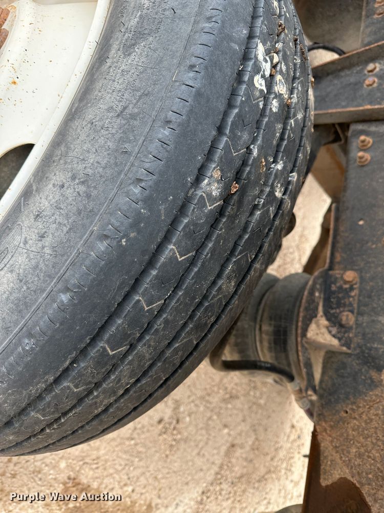 image for item LT9209 2005 Sterling L9500  feed delivery truck