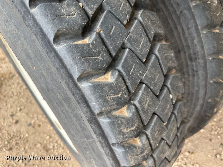 image for item LT9209 2005 Sterling L9500  feed delivery truck