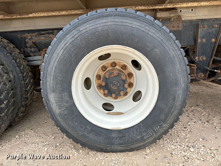 image for item LT9209 2005 Sterling L9500  feed delivery truck