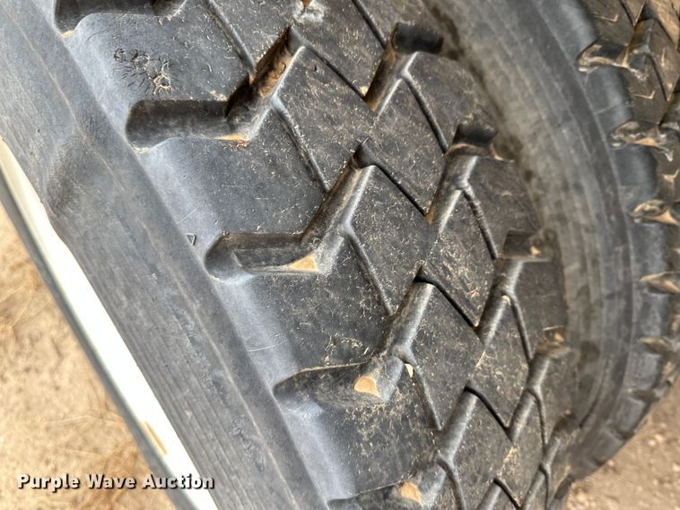 image for item LT9209 2005 Sterling L9500  feed delivery truck