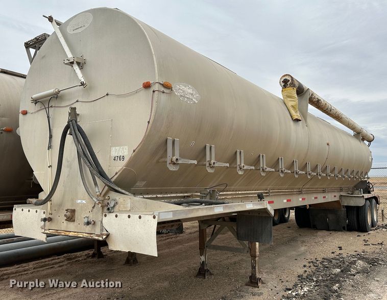 image for item LT9225 2003 Pinson AA8/D298FRD7AAA  feed delivery trailer