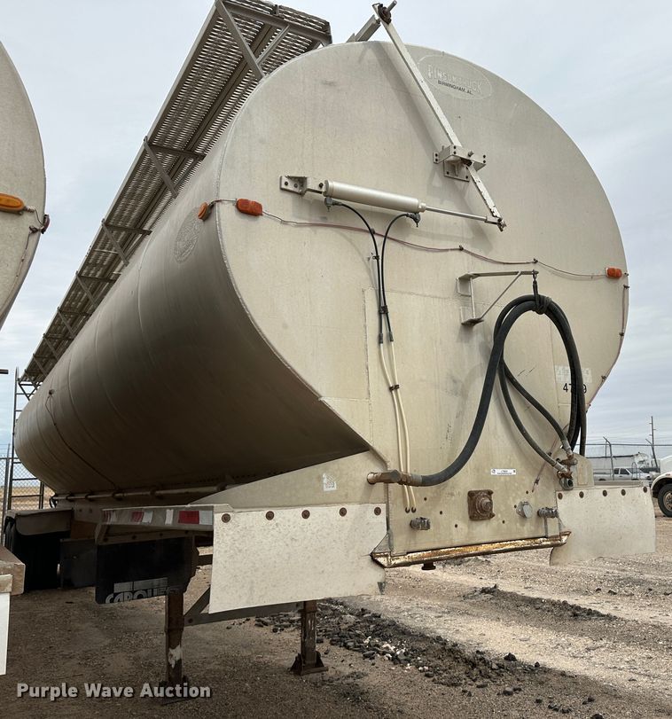 image for item LT9225 2003 Pinson AA8/D298FRD7AAA  feed delivery trailer