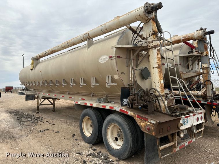 image for item LT9225 2003 Pinson AA8/D298FRD7AAA  feed delivery trailer