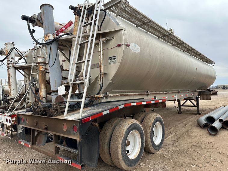 image for item LT9226 1999 Pinson AA84V258FRD7A7AP/U  feed delivery trailer