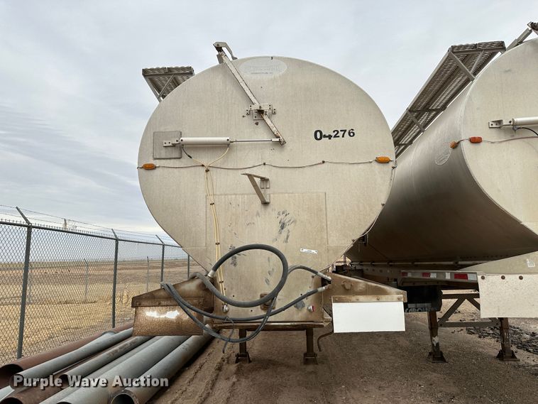 image for item LT9226 1999 Pinson AA84V258FRD7A7AP/U  feed delivery trailer