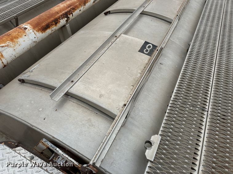 image for item LT9226 1999 Pinson AA84V258FRD7A7AP/U  feed delivery trailer