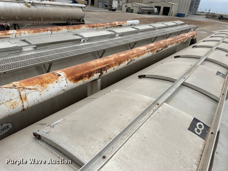 image for item LT9226 1999 Pinson AA84V258FRD7A7AP/U  feed delivery trailer