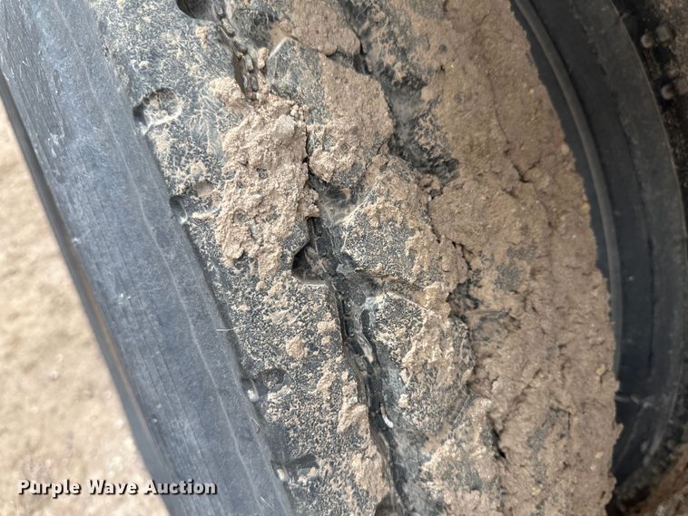 image for item LT9226 1999 Pinson AA84V258FRD7A7AP/U  feed delivery trailer