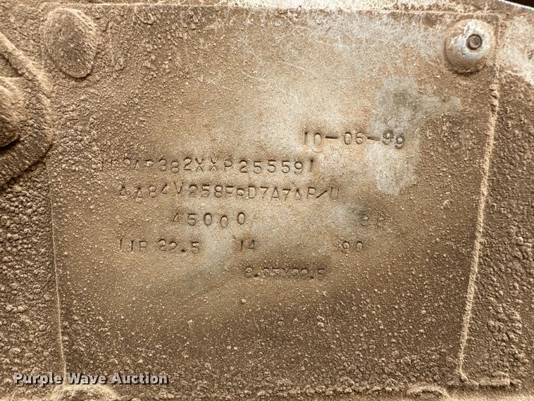 image for item LT9226 1999 Pinson AA84V258FRD7A7AP/U  feed delivery trailer