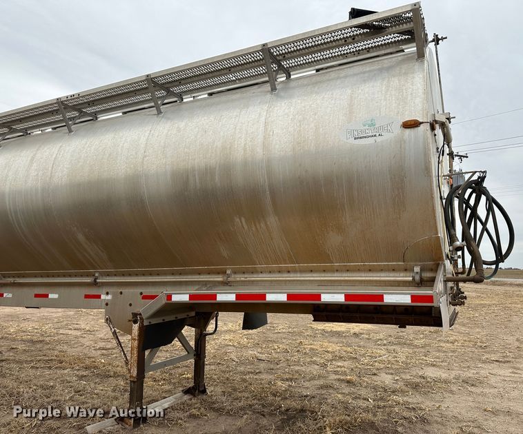 image for item LT9227 2005 Pinson  feed delivery trailer
