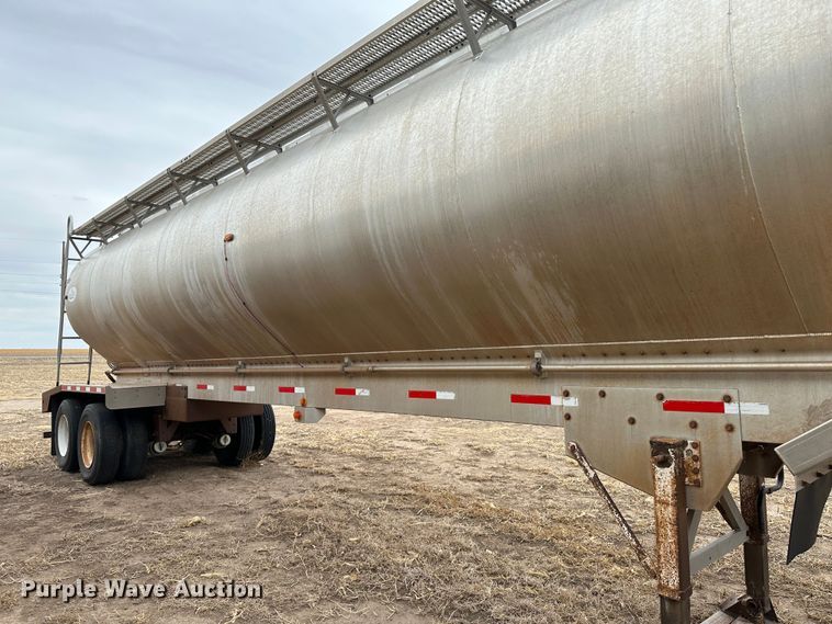 image for item LT9227 2005 Pinson  feed delivery trailer