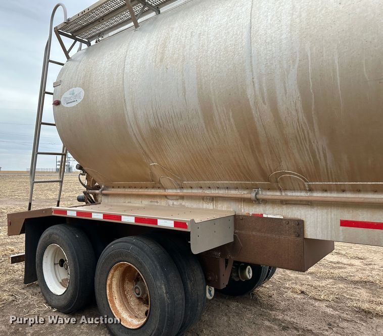 image for item LT9227 2005 Pinson  feed delivery trailer