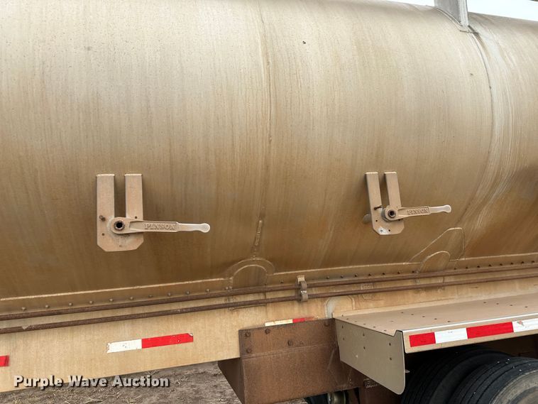 image for item LT9227 2005 Pinson  feed delivery trailer